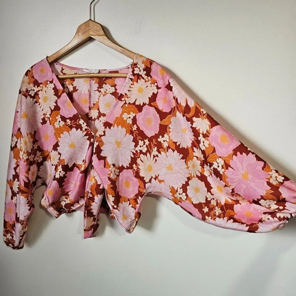 EUC LIKE NEW LUSH PINK / BROWN FLORAL V NECK BATWING SLEEVES TOP SIZE L